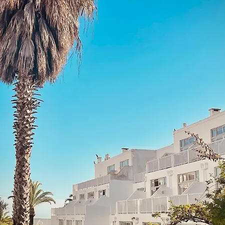 Appartement By The With Pool And Kids Area