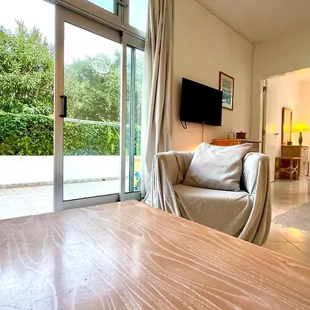 By The With Pool And Kids Area Appartement *